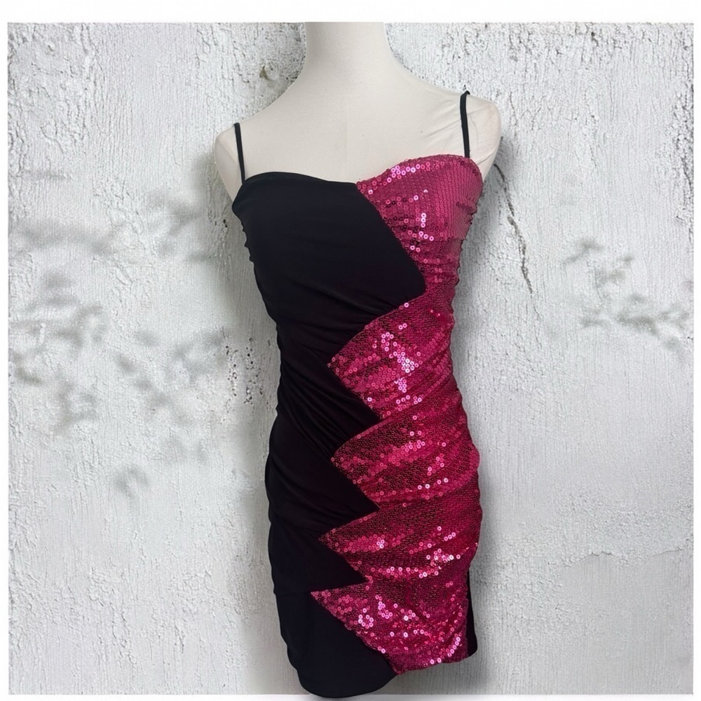 Vintage Y2K Black & Fuchsia Sequin Mini Dress – Zigzag Glam Clubwear S
